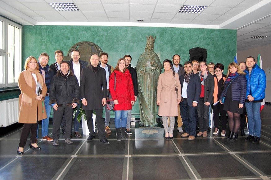 Group picture of the attendees of the i³upgrade project meeting in Katowice